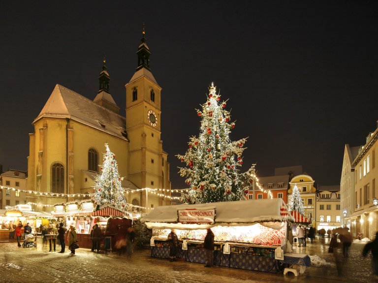 Grossansicht in neuem Fenster: Regensburger Christkindlmarkt Grossansicht in neuem Fenster: Regensburger Christkindlmarkt