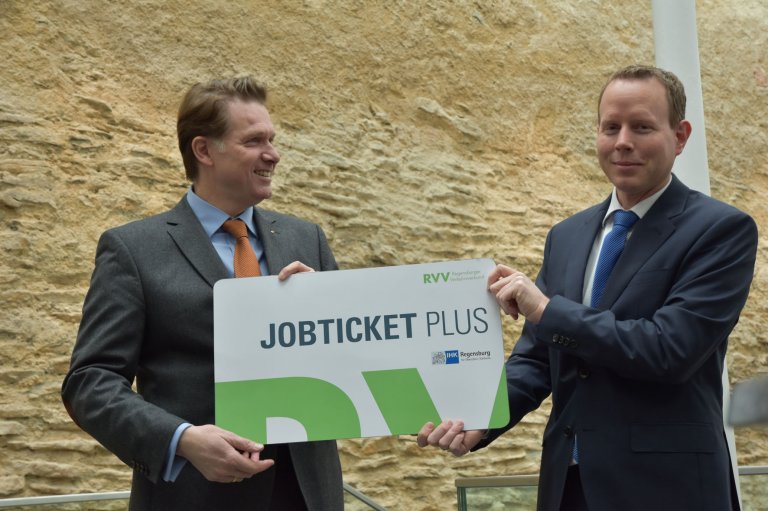 IHK ist erster RVVPartner beim neuen JobTicket Plus Regensburger