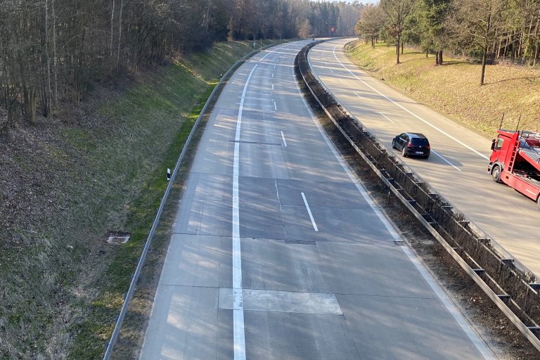 A93 vor Fahrbahnerneuerung A93 vor Fahrbahnerneuerung