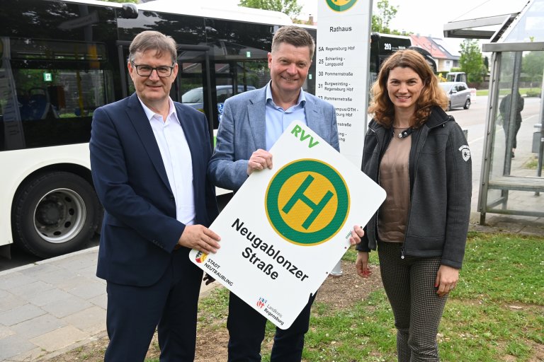 Neue Haltestellen - Neutraubling Rathaus
